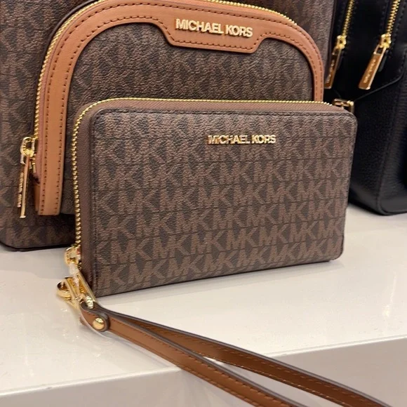 Michael Kors MK Signature Large Flat Multi-Function Phone Case Wallet Wristlet - Picture 4 of 16